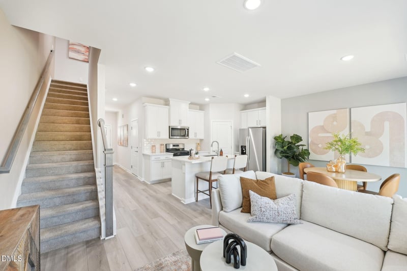 1064 Winding Spring Dr, Mebane, NC 27302