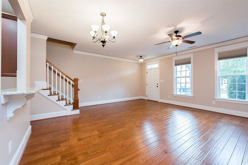 1065 Perdue Dr, Chapel Hill, NC 27517