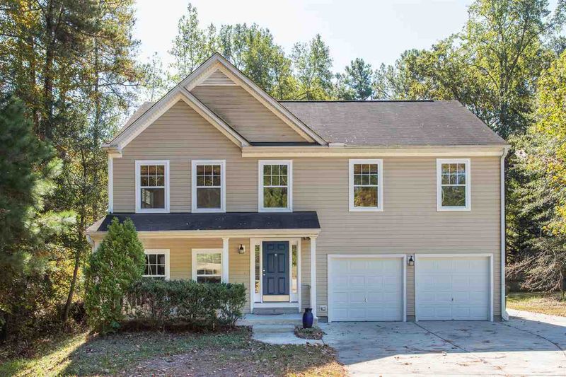 1067 Heritage Manor Dr, Raleigh, NC 27610