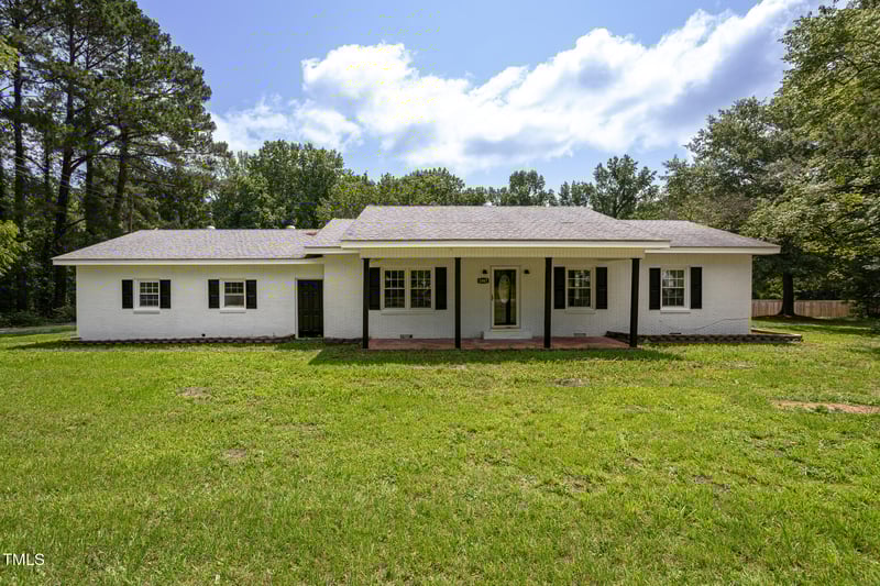 1067 Thompson Rd, Four Oaks, NC 27524