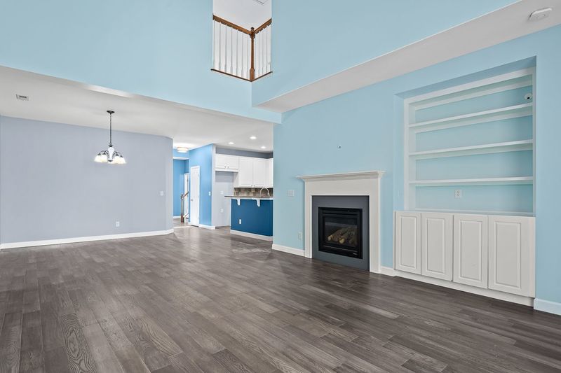 1068 Kingston Grove Dr, Cary, NC 27519