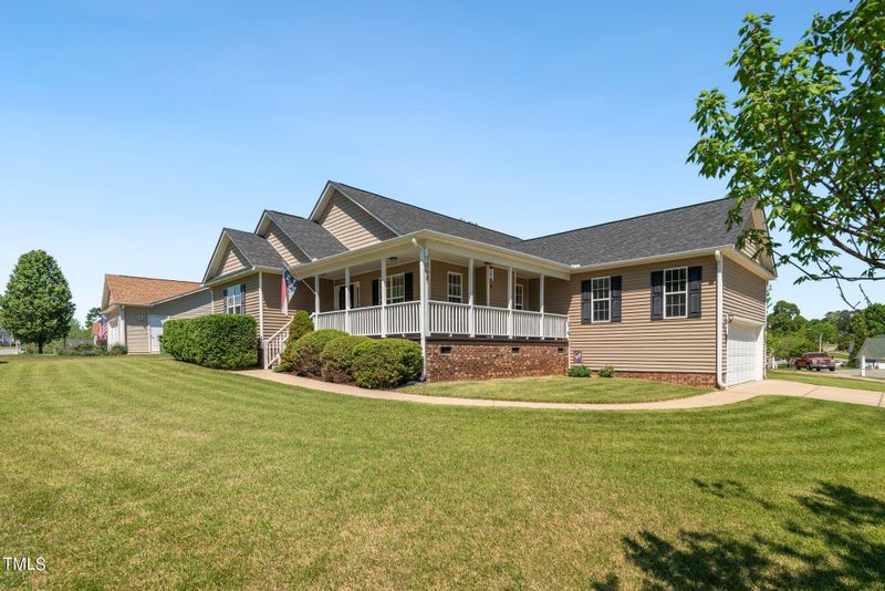 1068 S Willhaven Dr, Fuquay Varina, NC 27526