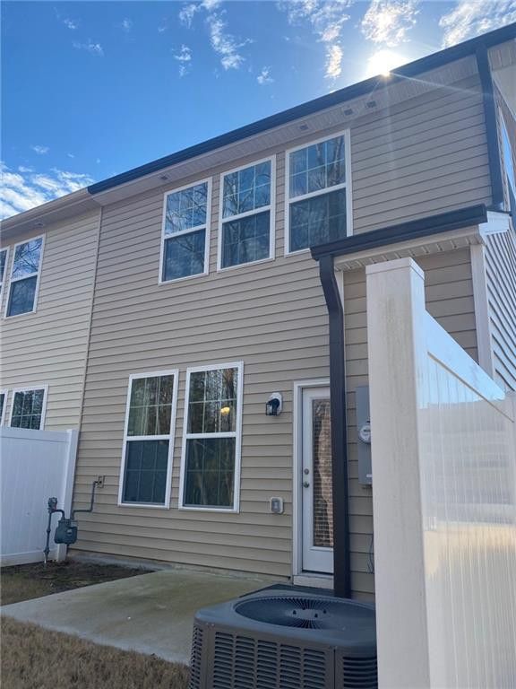 1069 Coldstream Dr, Burlington, NC 27215