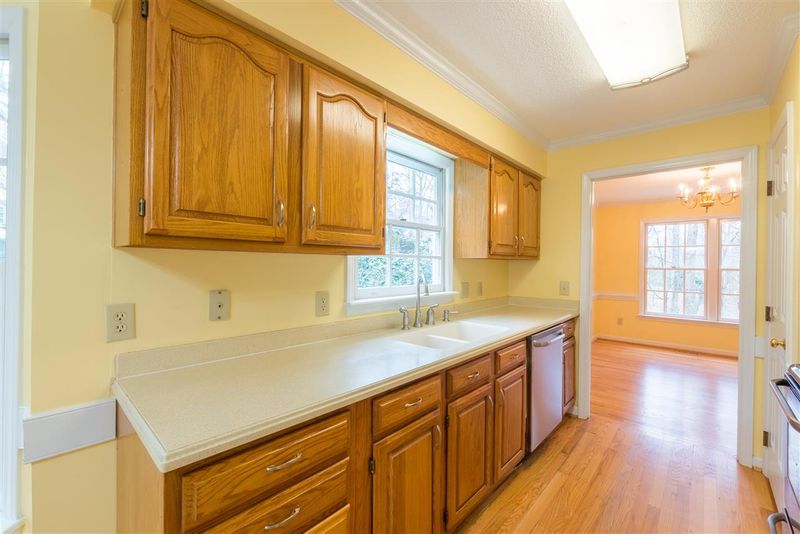 107 Aborfield Ct, Cary, NC 27513