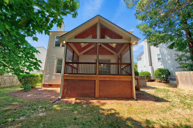 107 Ashley Brook Ct, Cary, NC 27513