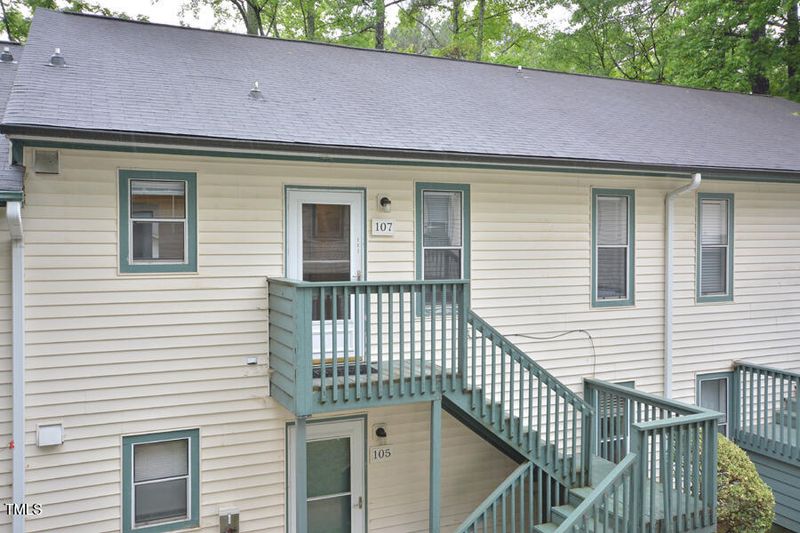 107 Ashley Forest Rd #B, Chapel Hill, NC 27514