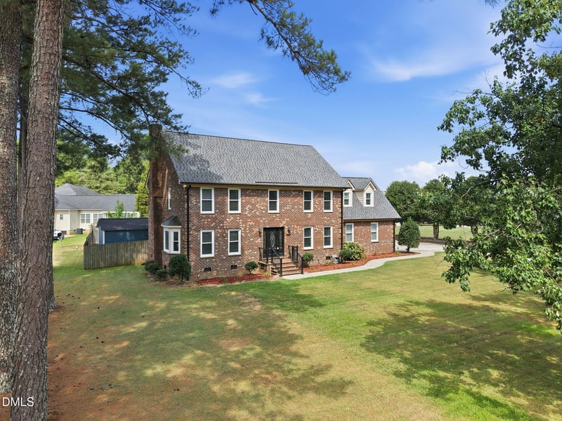 107 Ashley Ln, Dunn, NC 28334