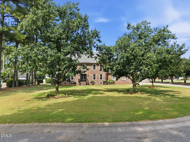 107 Ashley Ln, Dunn, NC 28334