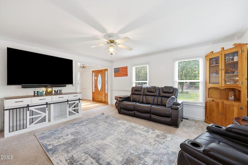 107 Ashley Ln, Dunn, NC 28334