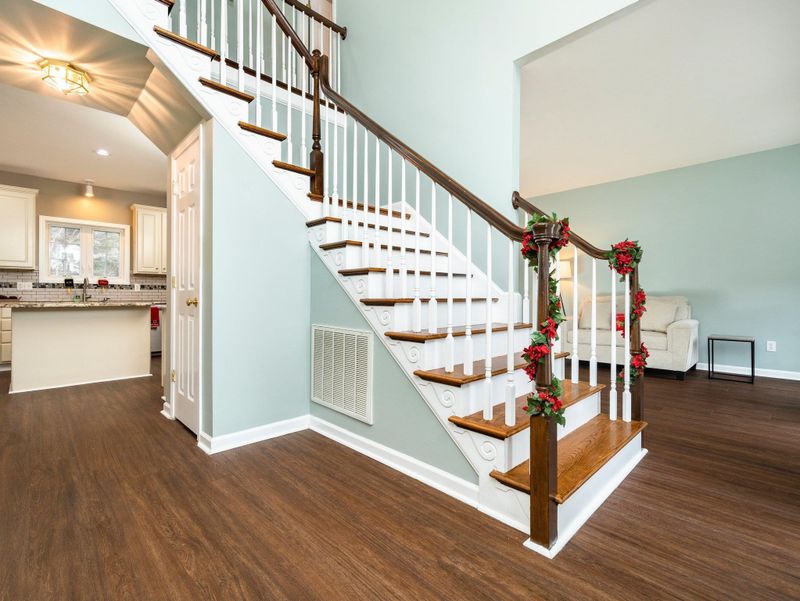 107 Banyon Tree Ln, Cary, NC 27513
