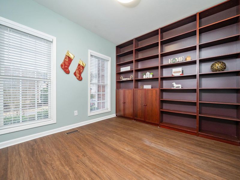 107 Banyon Tree Ln, Cary, NC 27513