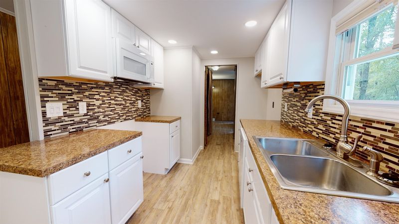 107 N Bell Haven St, Apex, NC 27539