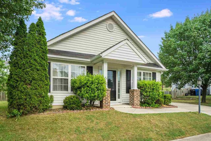 107 Bermuda Green Dr, Durham, NC 27703