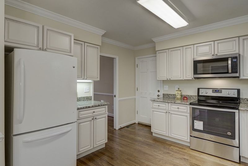 107 Big Meadows Pl, Chapel Hill, NC 27514