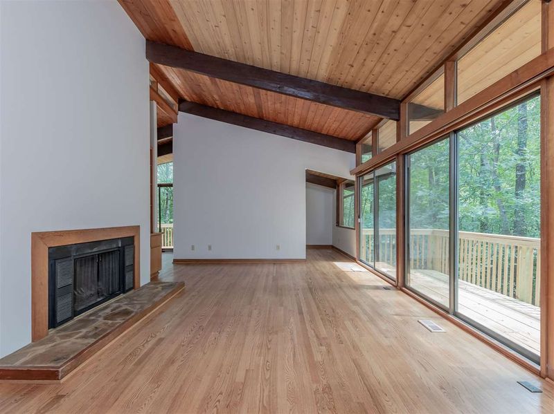 107 Bowden Rd, Chapel Hill, NC 27516