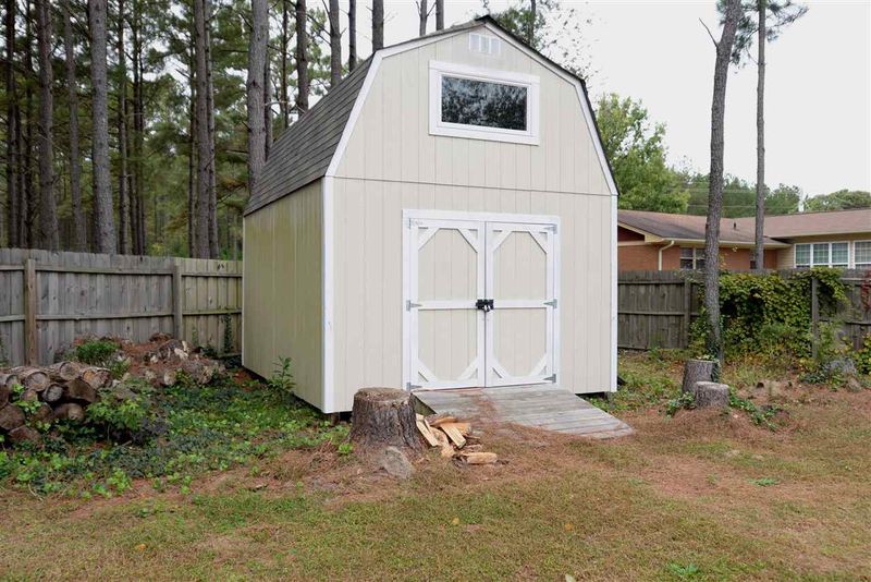 107 Bridge Ln, Clayton, NC 27520