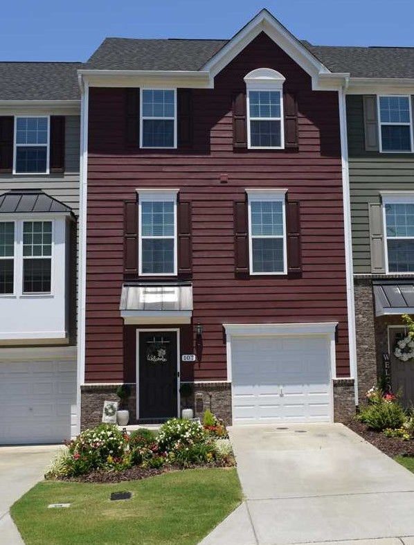 107 Brier Ridge Dr, Durham, NC 27703
