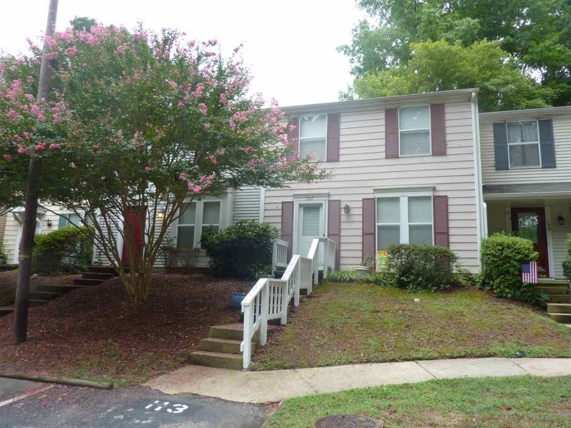 107 Brightleaf Ct, Cary, NC 27513