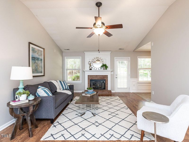 107 Burham Ct, Apex, NC 27502