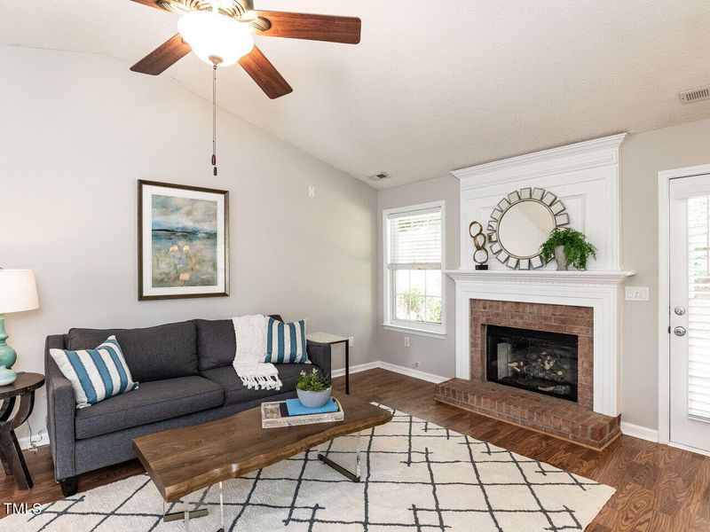 107 Burham Ct, Apex, NC 27502