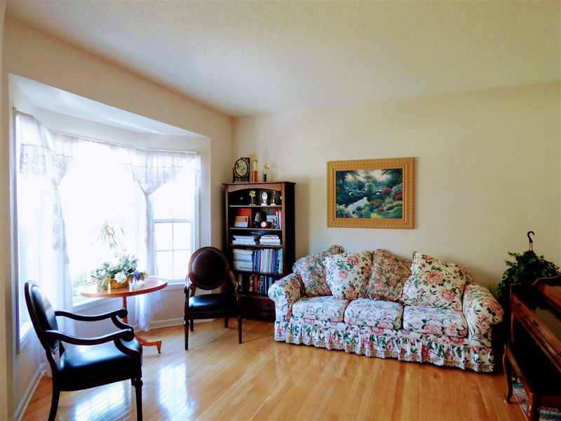 107 Camille Ct, Chapel Hill, NC 27516