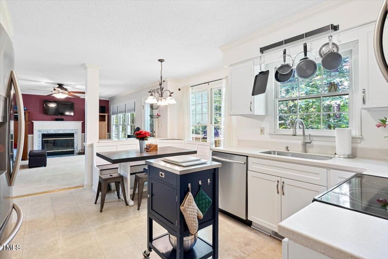 107 Canyon Rn, Cary, NC 27513