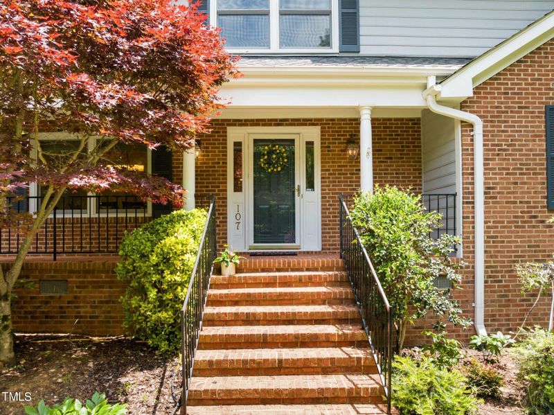 107 Cedar Hills Dr, Chapel Hill, NC 27514