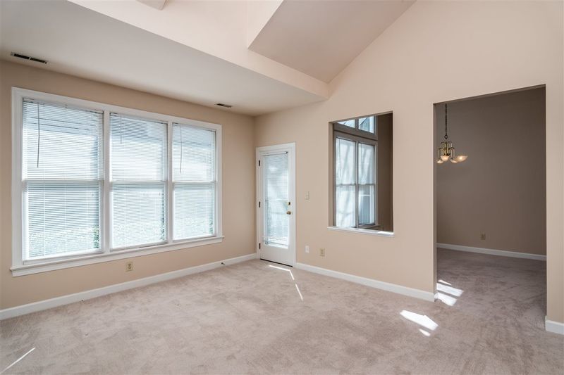 107 Cherry Hill Ln, Cary, NC 27518