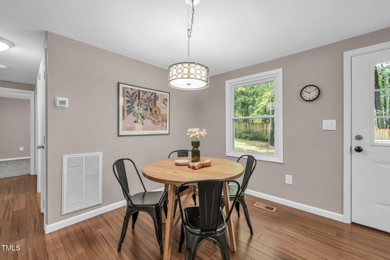 107 Cheshire Dr, Hillsborough, NC 27278