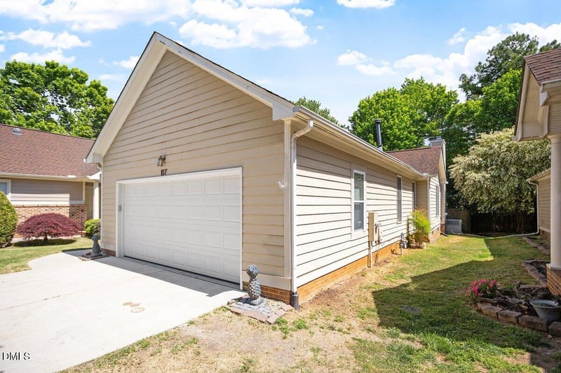 107 Chris Ct, Cary, NC 27511