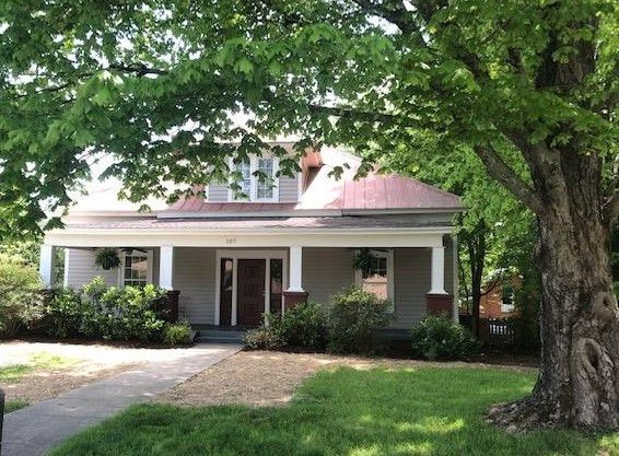 107 W Corbin St, Hillsborough, NC 27278