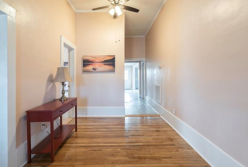 107 W Corbin St, Hillsborough, NC 27278