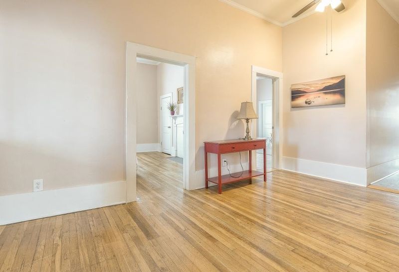107 W Corbin St, Hillsborough, NC 27278