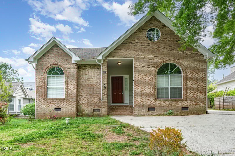 107 Covington Dr, Chapel Hill, NC 27514