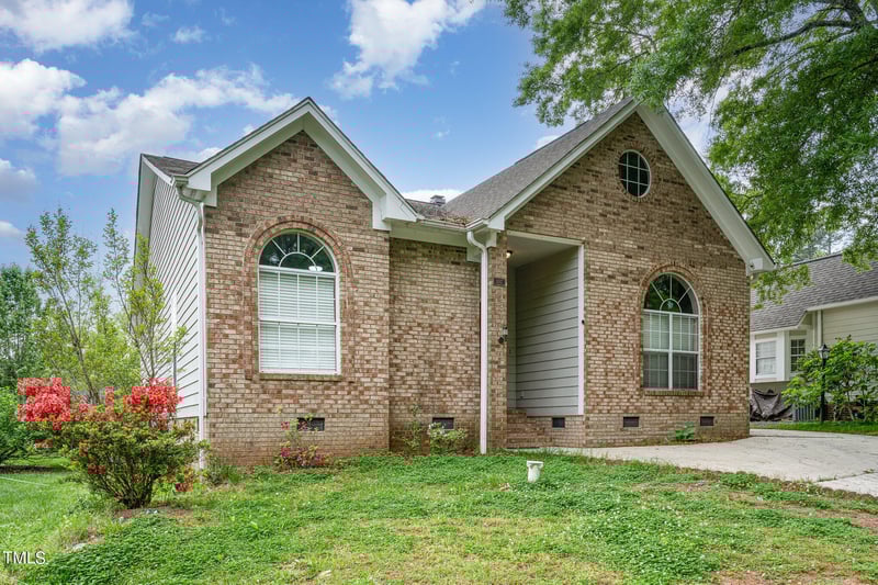 107 Covington Dr, Chapel Hill, NC 27514