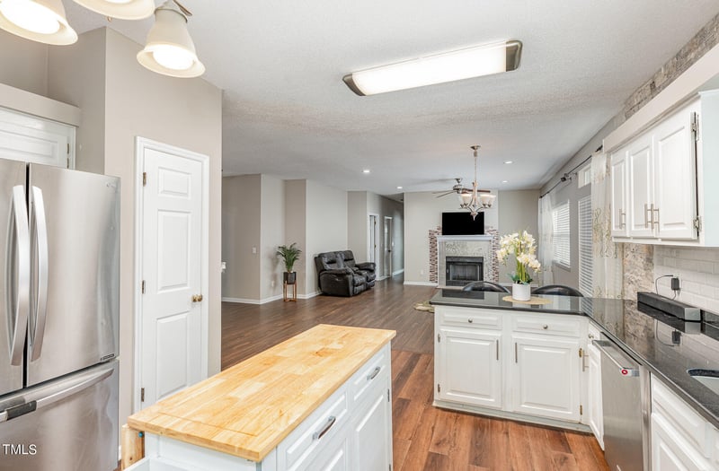 107 Covington Dr, Chapel Hill, NC 27514
