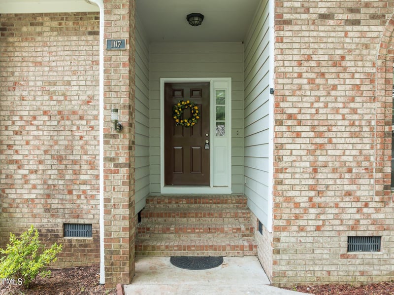 107 Covington Dr, Chapel Hill, NC 27514