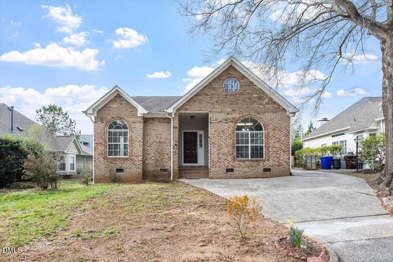 107 Covington Dr, Chapel Hill, NC 27514