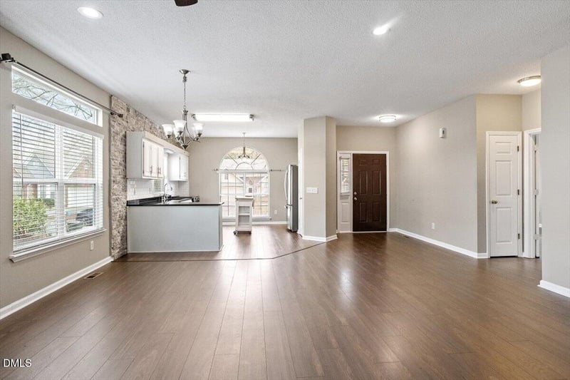 107 Covington Dr, Chapel Hill, NC 27514