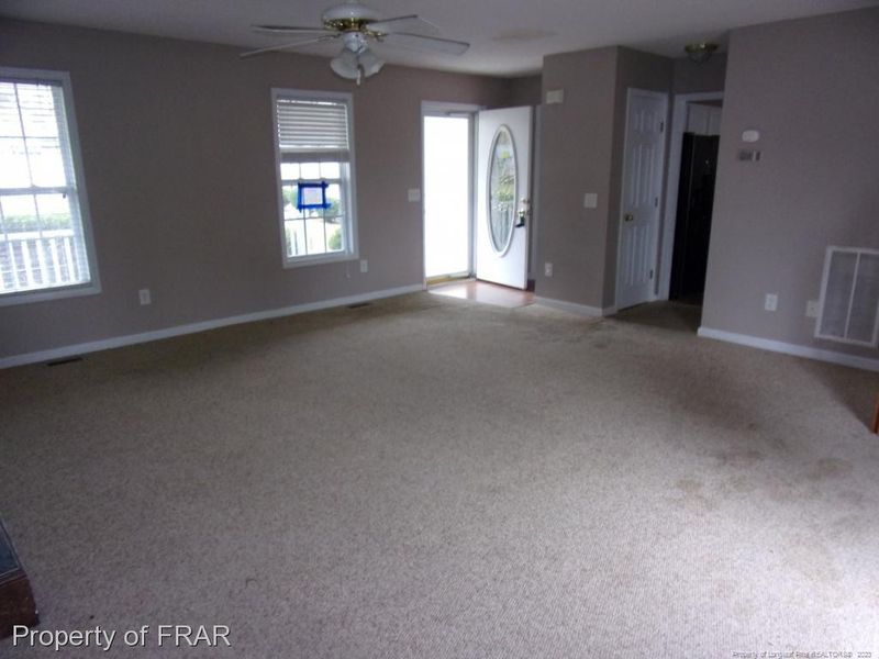107 Cresthaven Dr, Sanford, NC 27332