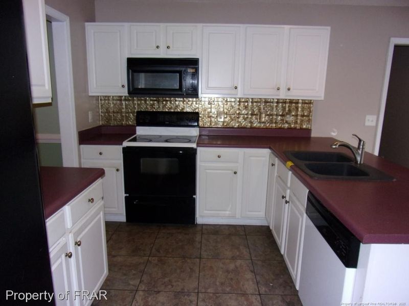 107 Cresthaven Dr, Sanford, NC 27332
