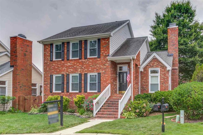 107 Cromwell Ct, Cary, NC 27513