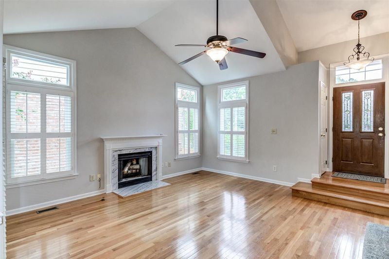 107 Cromwell Ct, Cary, NC 27513