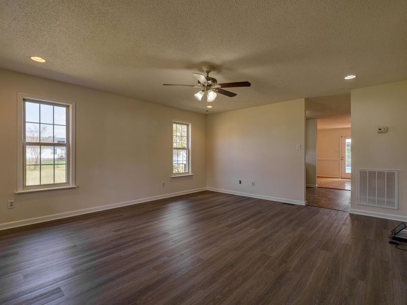 107 Darryl Dr, Four Oaks, NC 27524