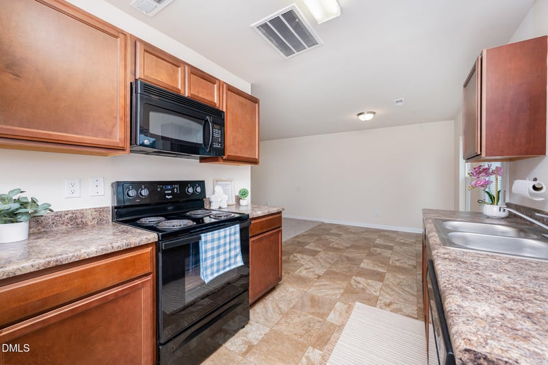 107 Deanne Ln, Coats, NC 27521