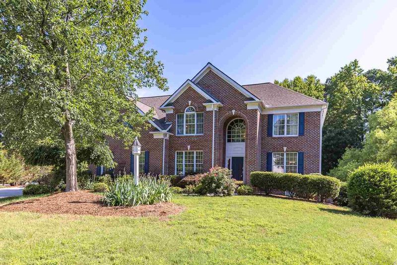 107 Debrock Ct, Cary, NC 27519