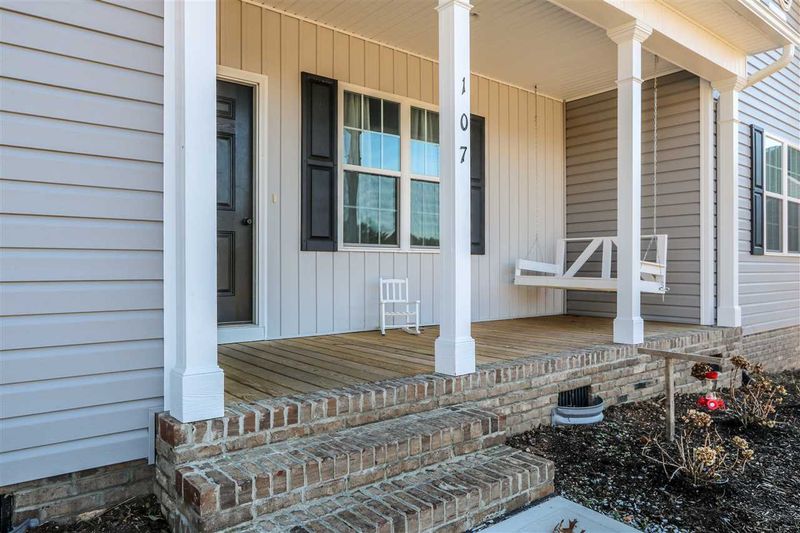 107 Diamond Creek Dr, Clayton, NC 27520