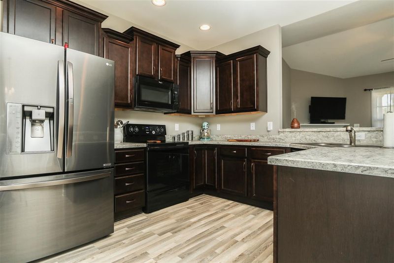 107 Diamond Creek Dr, Clayton, NC 27520