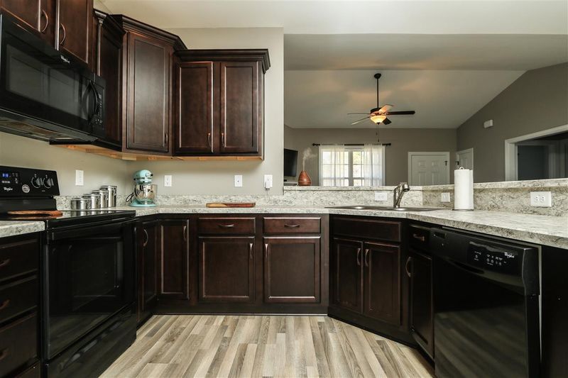 107 Diamond Creek Dr, Clayton, NC 27520