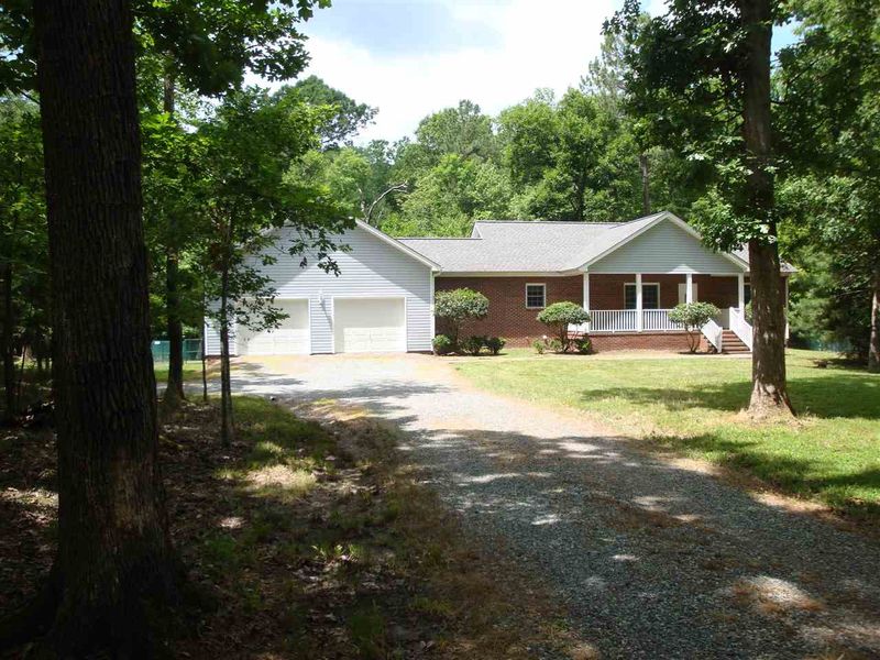 107 Easy St, Chapel Hill, NC 27516